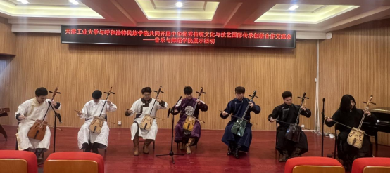 Beat365官网成功举办“天津工业大学与Beat365中文官方网站共同开展中华优秀传统文化与技艺国际传承创新合作交流会”展示活动
