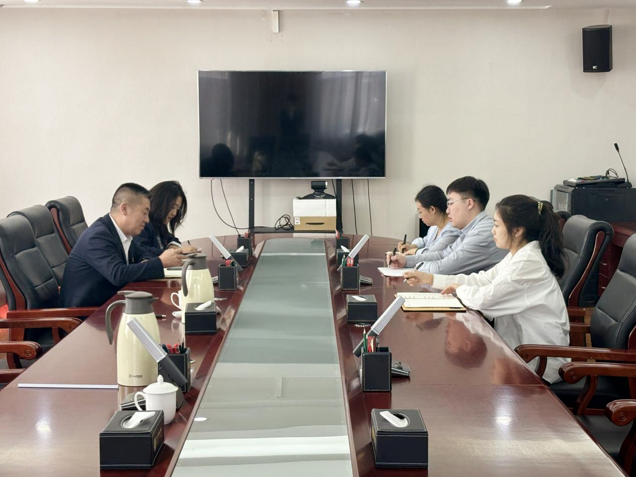 学校统一战线学习热议第三次党代会会议精神