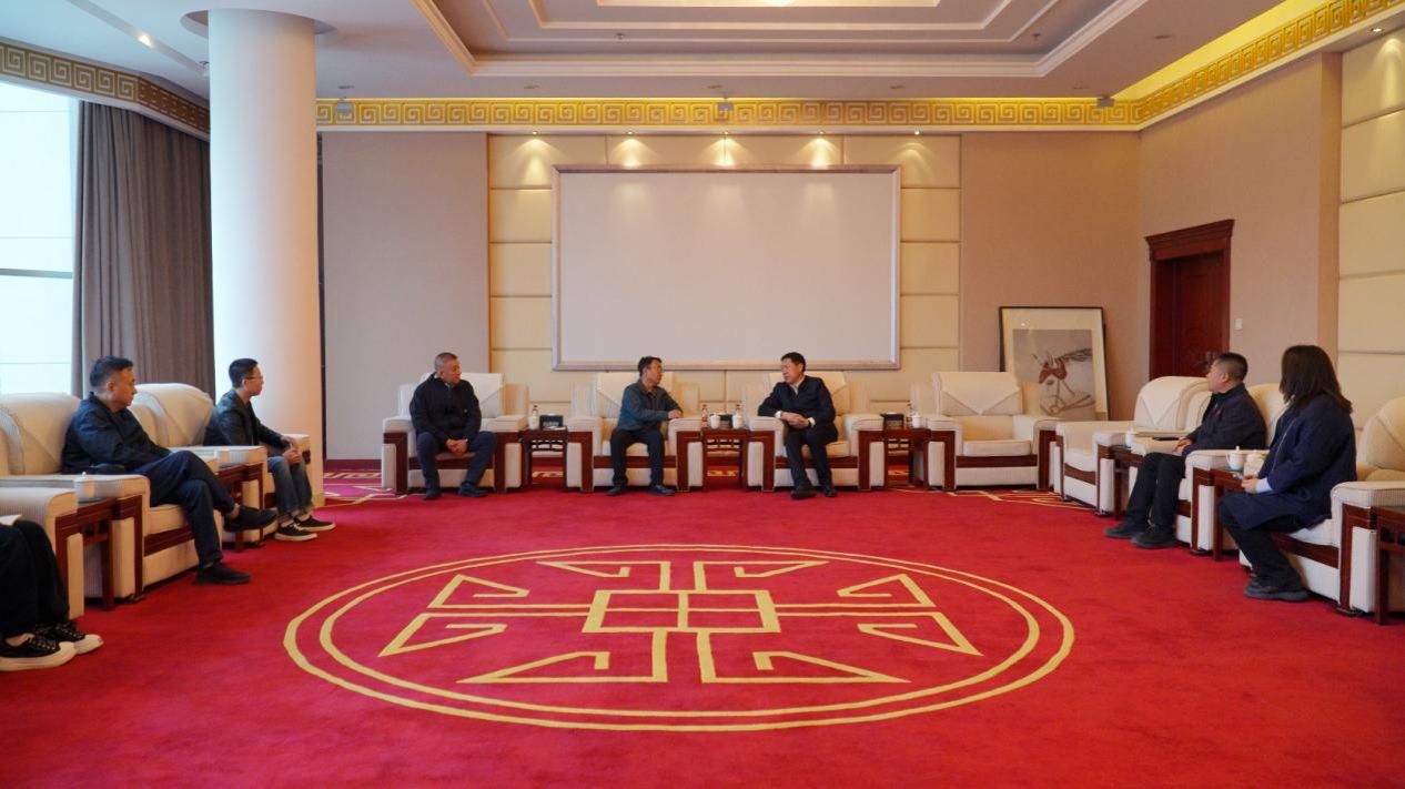国能铁路装备有限责任公司内蒙分公司党委书记吴凯一行来Beat365官网调研
